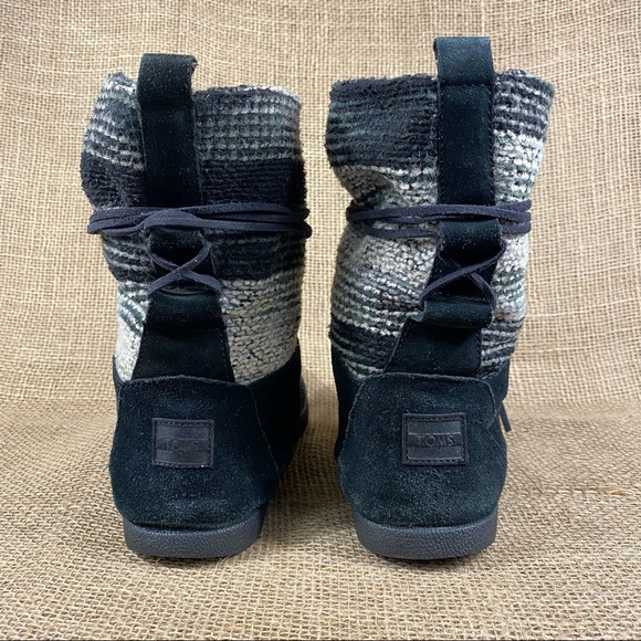 Toms Boots Sweater  Suede  Faux Fur Lined Sz W8.5 - Picture 6 of 9